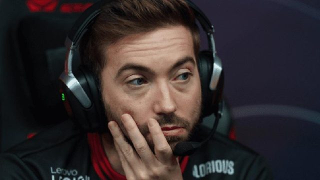 跟了三年NBA转播，我终于看懂了湖人比赛在线直播的门道